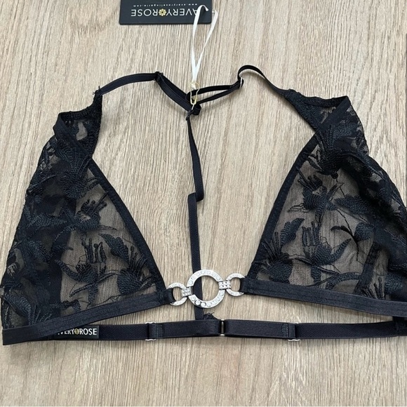 $98 NWT Avery Rose Medium June Black Bra Halter T-back Italian Lace 32-36 C/D - Picture 3 of 6